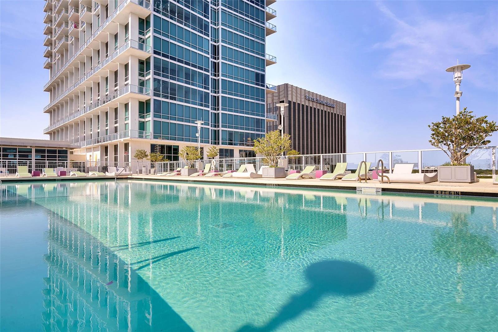 Image 45 of 89 For 150 Robinson Street 1612