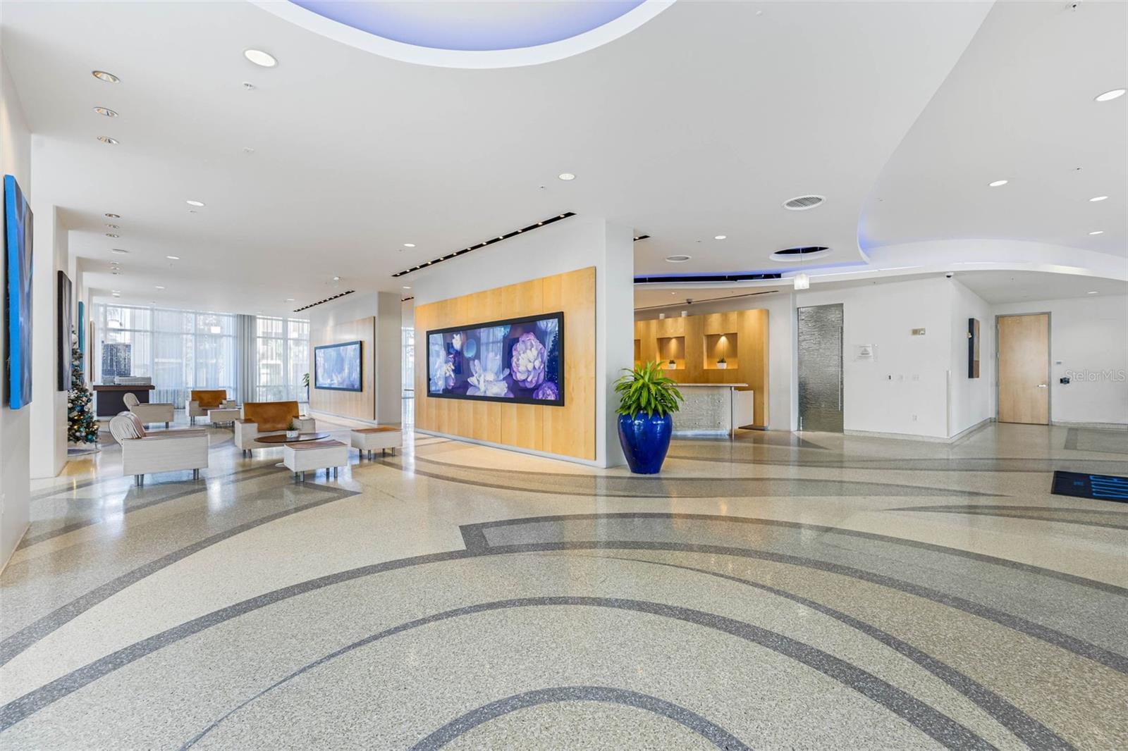 Image 57 of 89 For 150 Robinson Street 1612