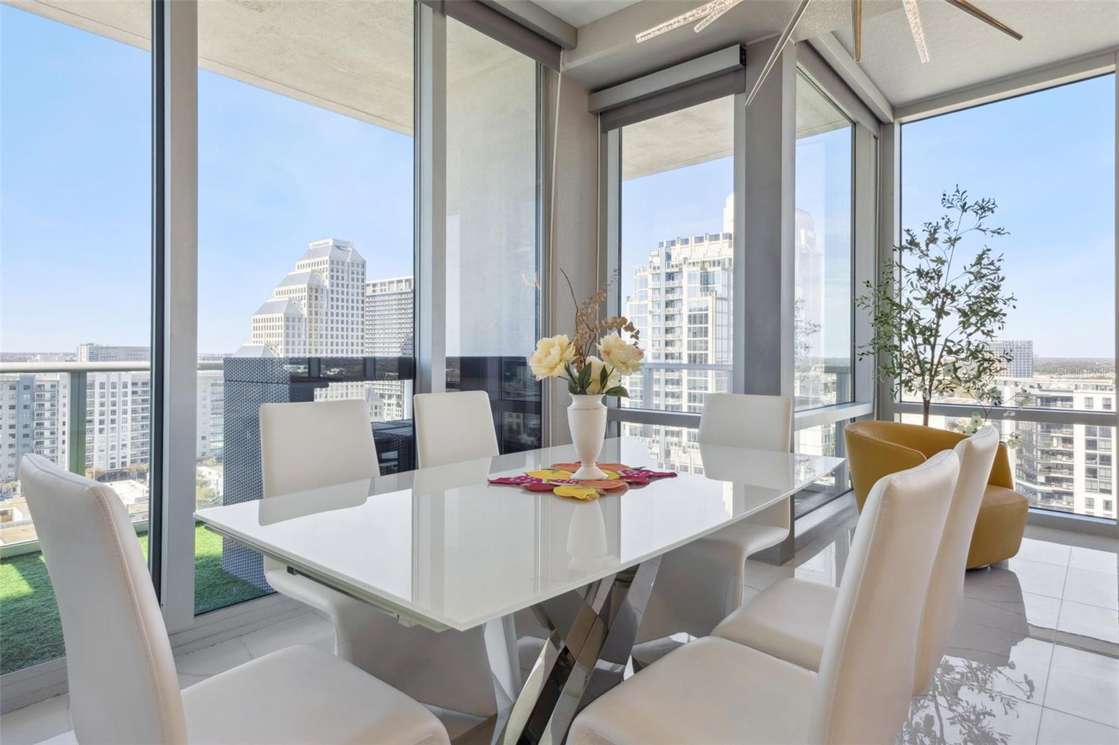 Image 7 of 89 For 150 Robinson Street 1612