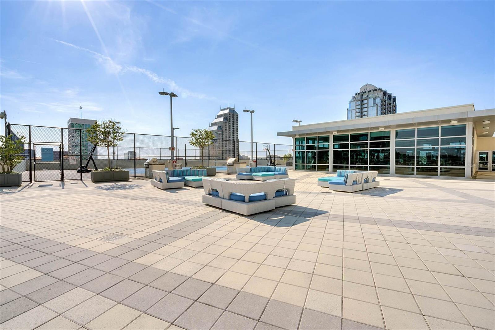 Image 76 of 89 For 150 Robinson Street 1612