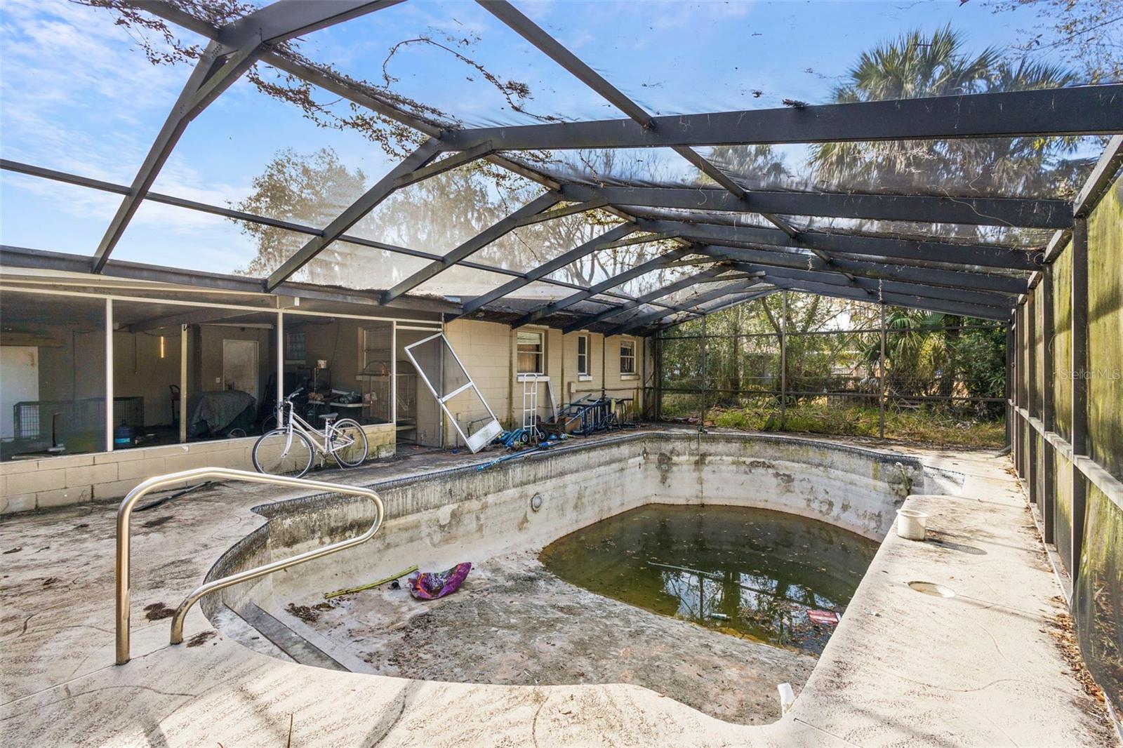 Image 10 of 36 For 612 Baywood Drive