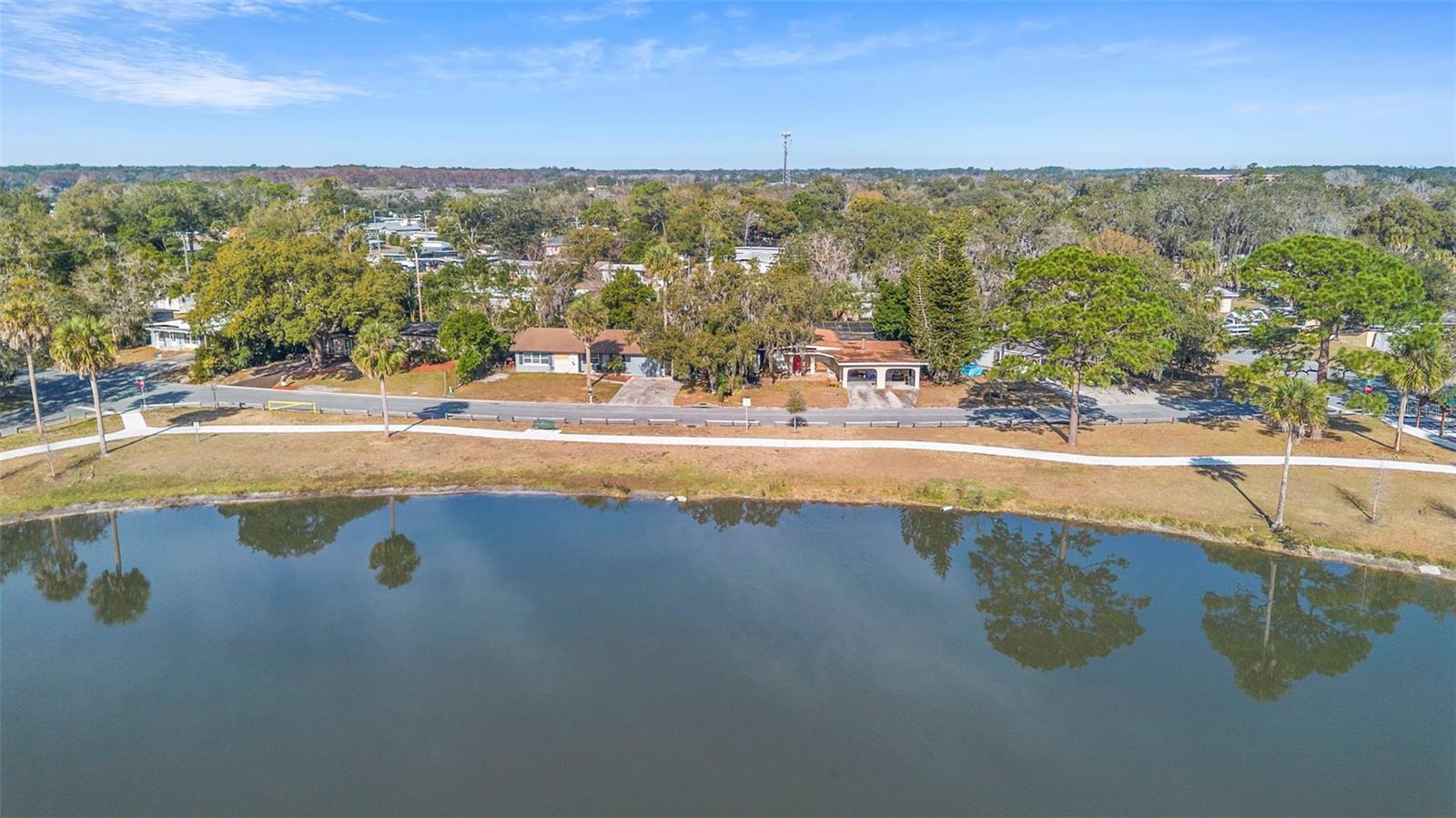 Image 13 of 36 For 612 Baywood Drive