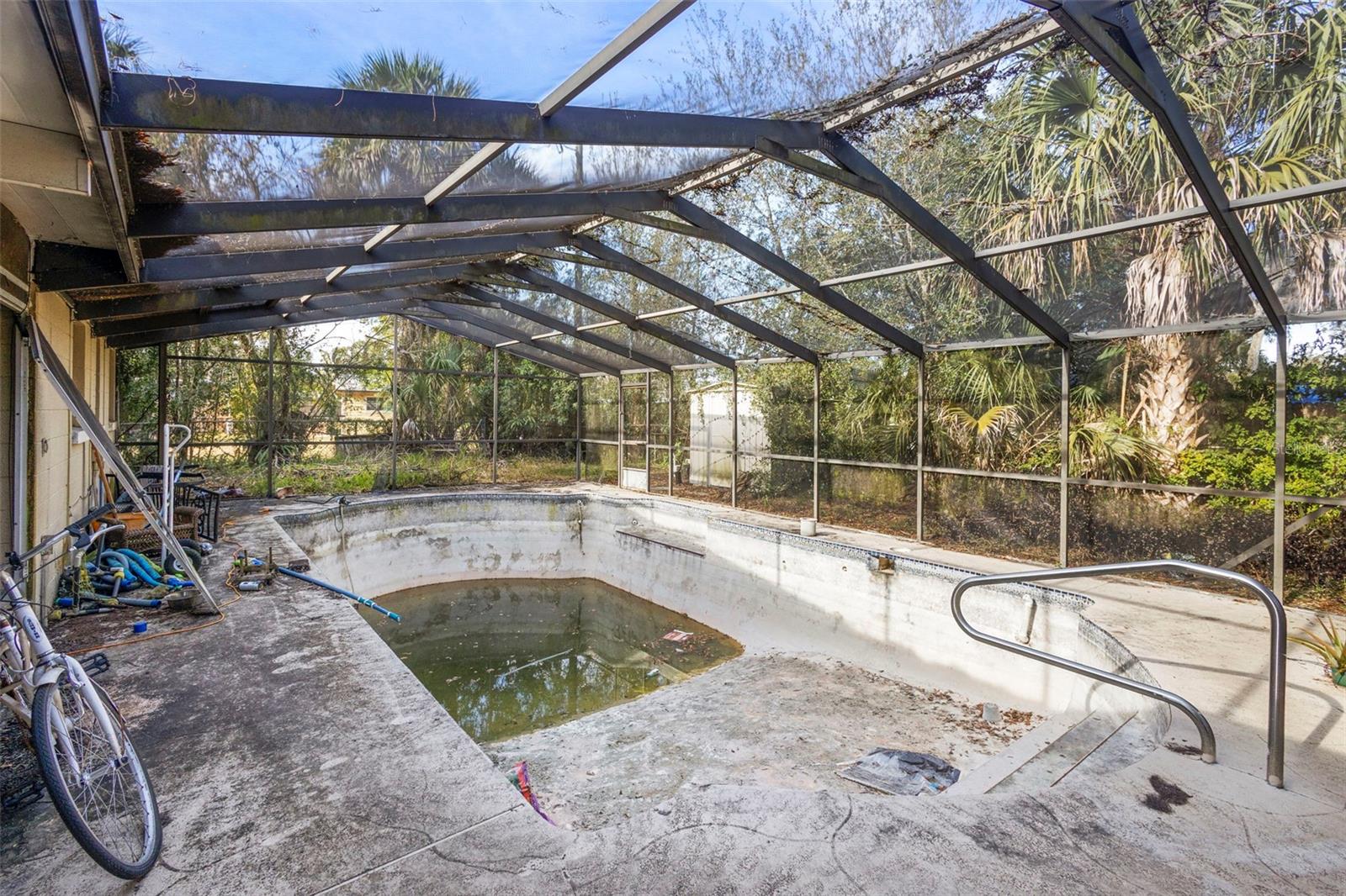 Image 8 of 36 For 612 Baywood Drive