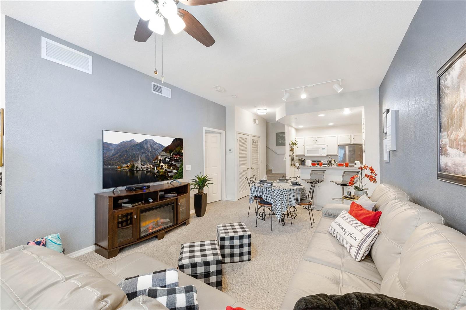 Image 10 of 30 For 2624 Lodi Circle 12-105