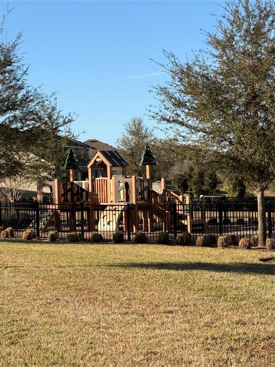 Image 21 of 33 For 12012 Holystone Street