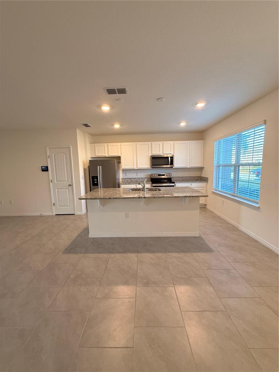 Image 7 of 33 For 12012 Holystone Street