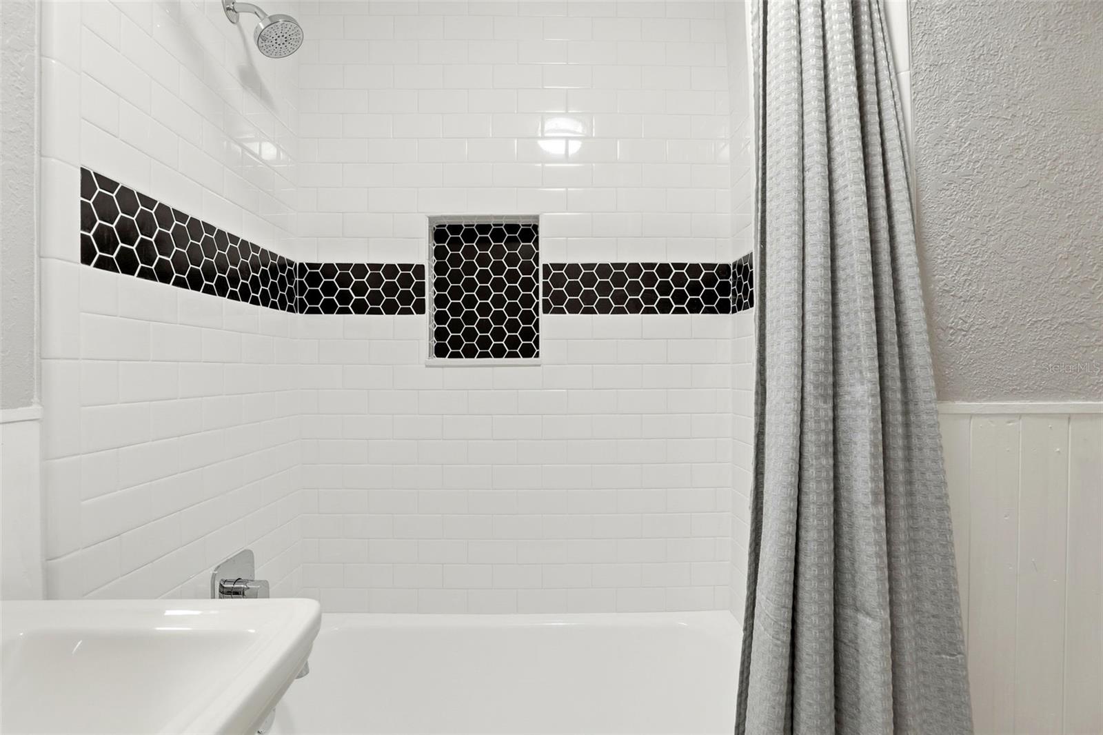 Image 21 of 41 For 2310 Atlantic Avenue