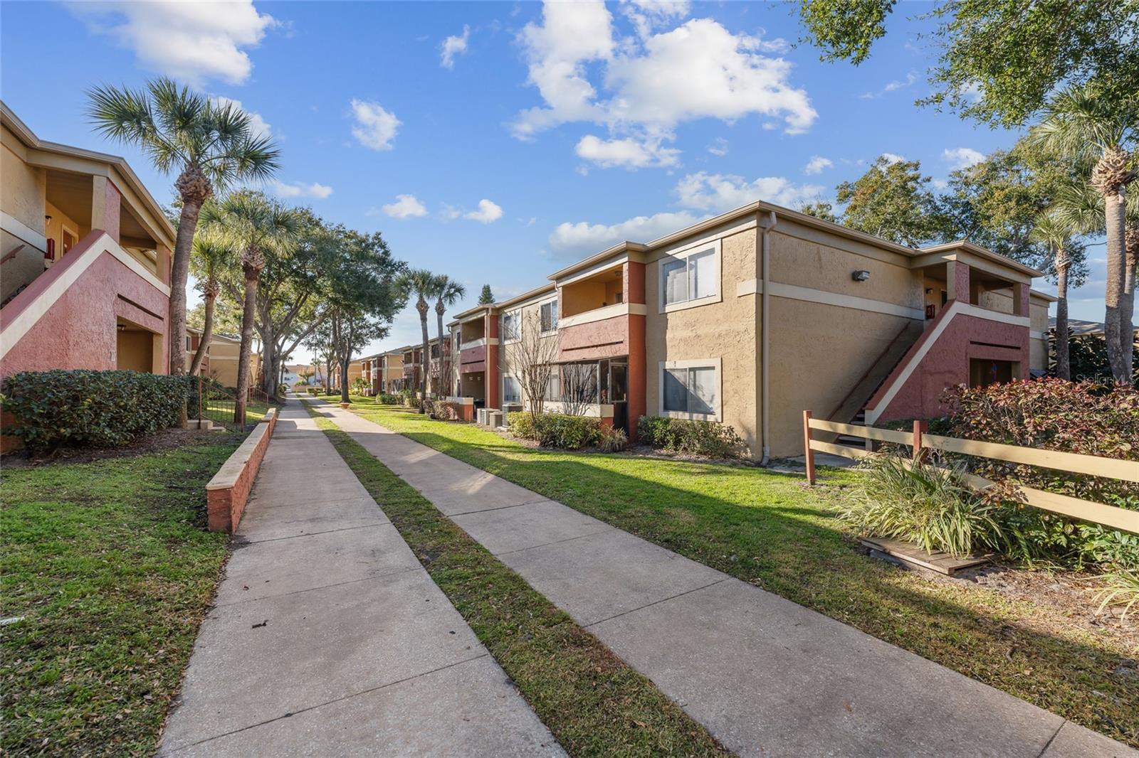 Image 2 of 27 For 652 Kenwick Circle 105