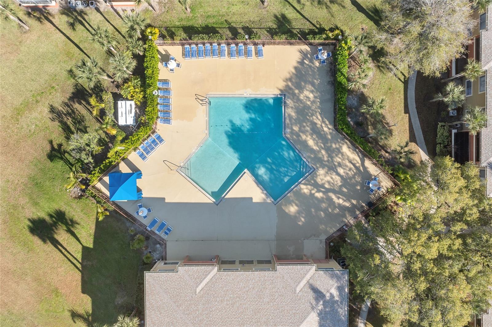 Image 24 of 27 For 652 Kenwick Circle 105