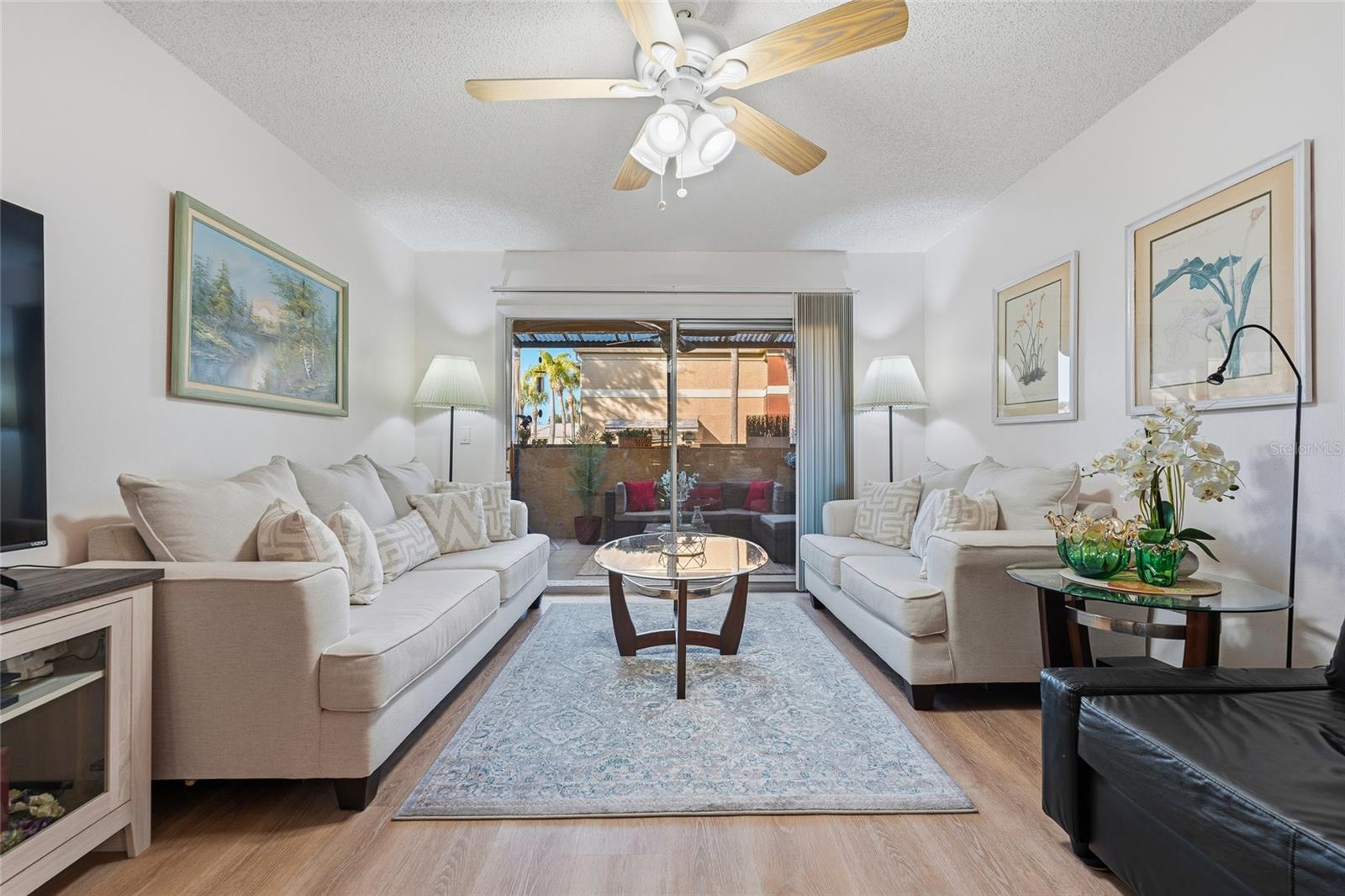 Image 8 of 27 For 652 Kenwick Circle 105