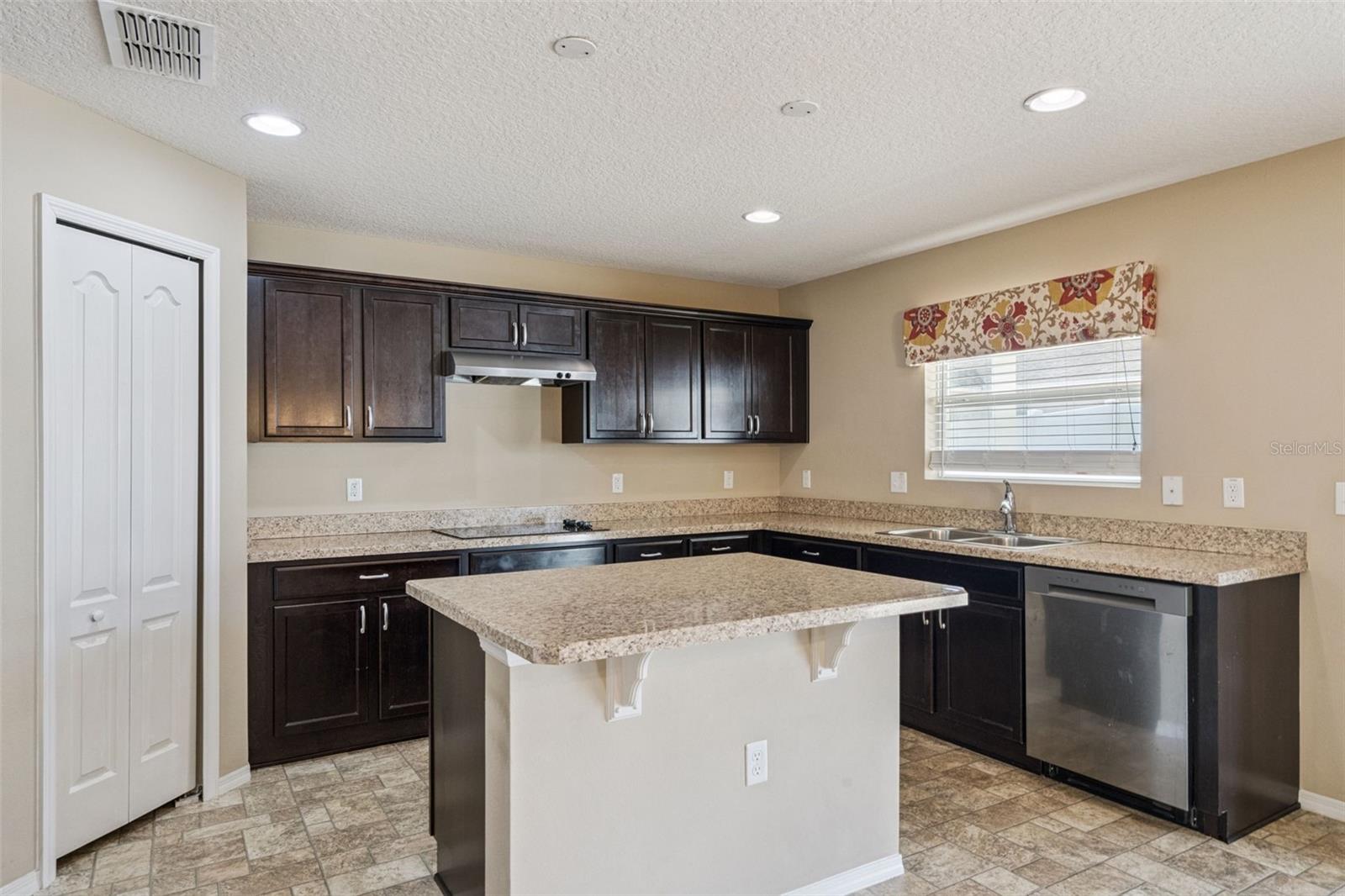 Image 16 of 35 For 7254 Mystic Brook Way