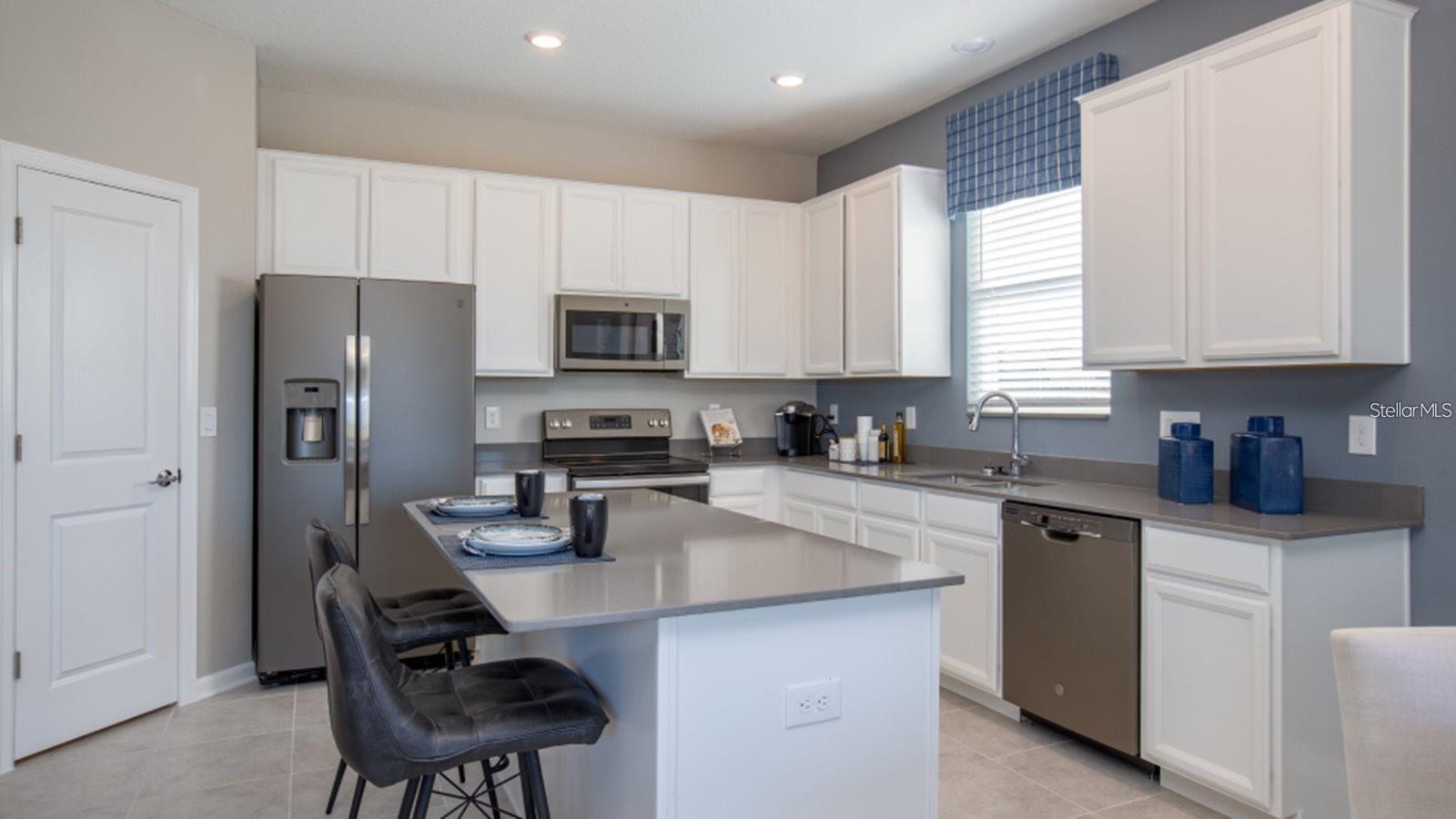 Image 4 of 16 For 643 Grove Street