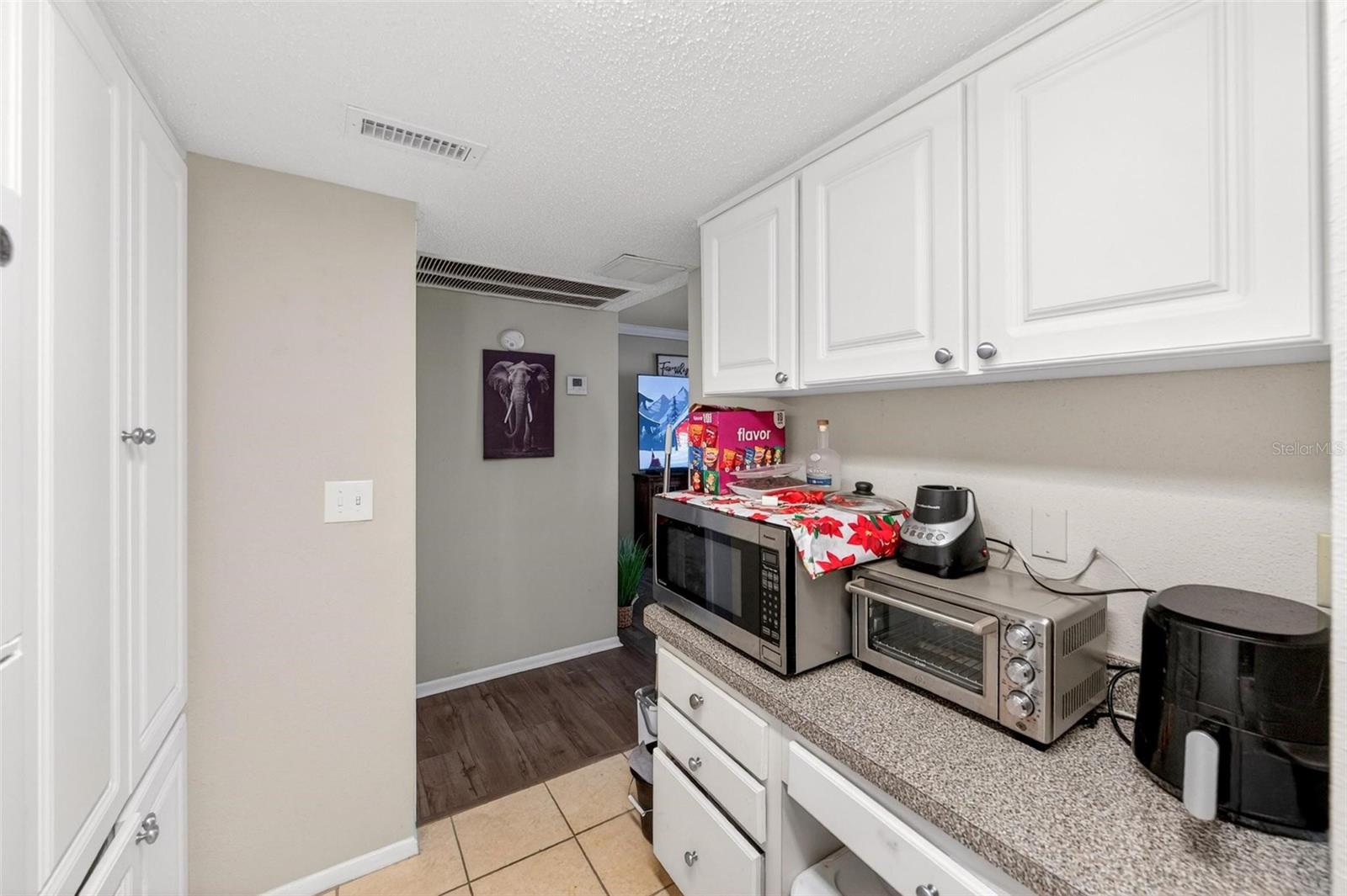 Image 19 of 27 For 115 Oyster Bay Circle 320