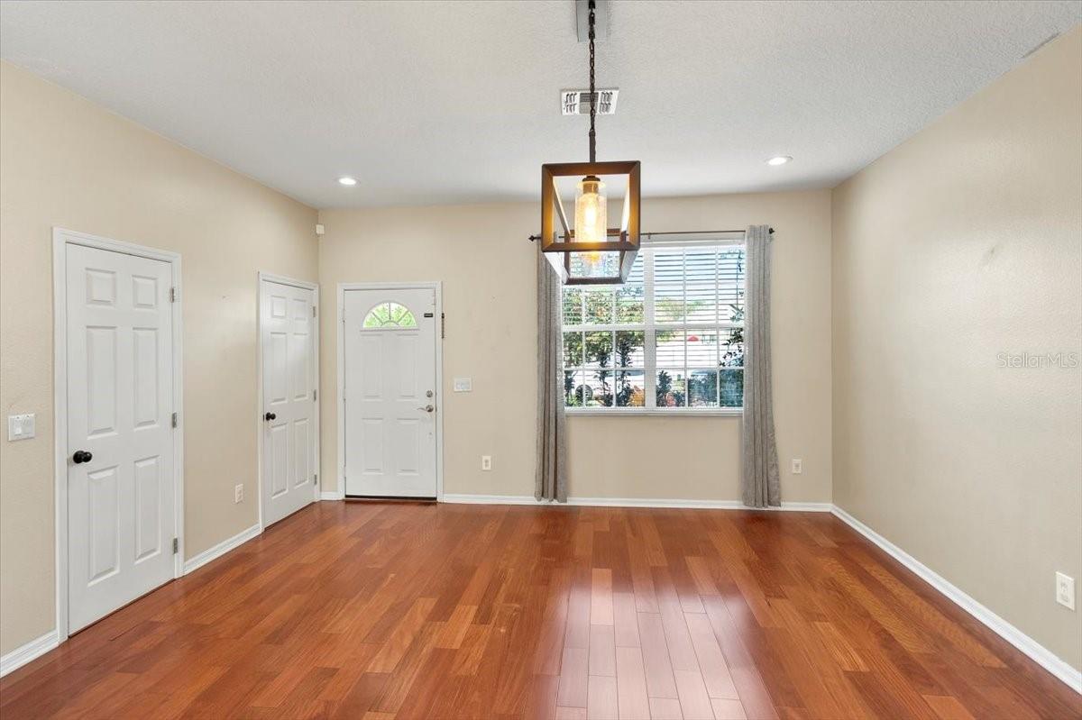 Image 6 of 44 For 2812 Daybreak Drive