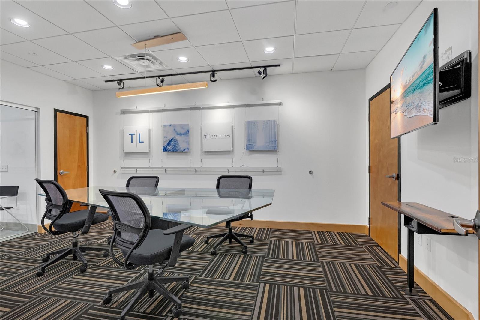 Image 11 of 31 For 121 Orange Avenue 820