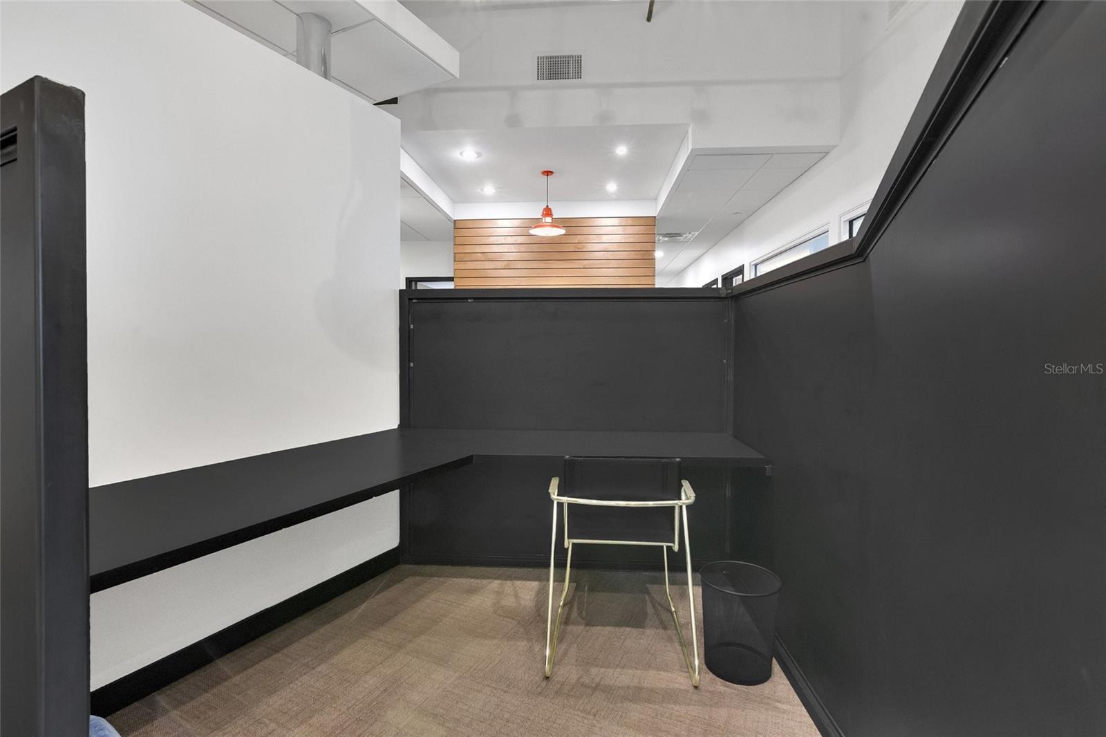 Image 17 of 31 For 121 Orange Avenue 820