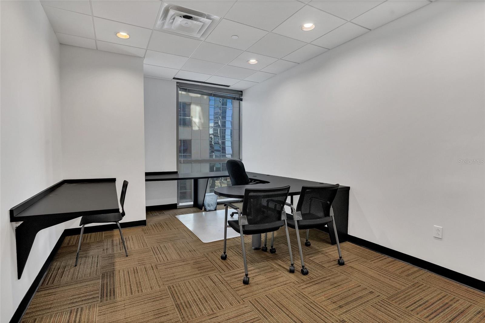 Image 25 of 31 For 121 Orange Avenue 820