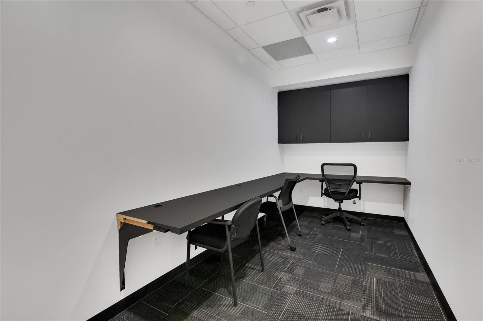 Image 26 of 31 For 121 Orange Avenue 820