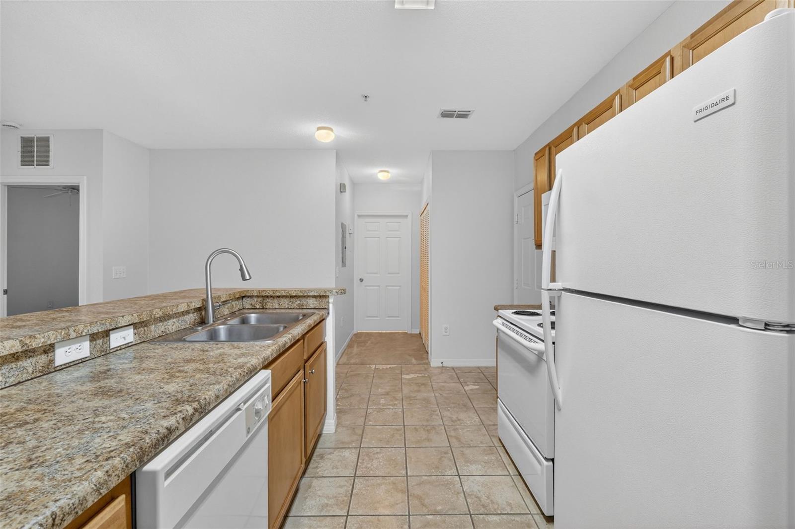 Image 11 of 48 For 5550 Michigan Street 1104