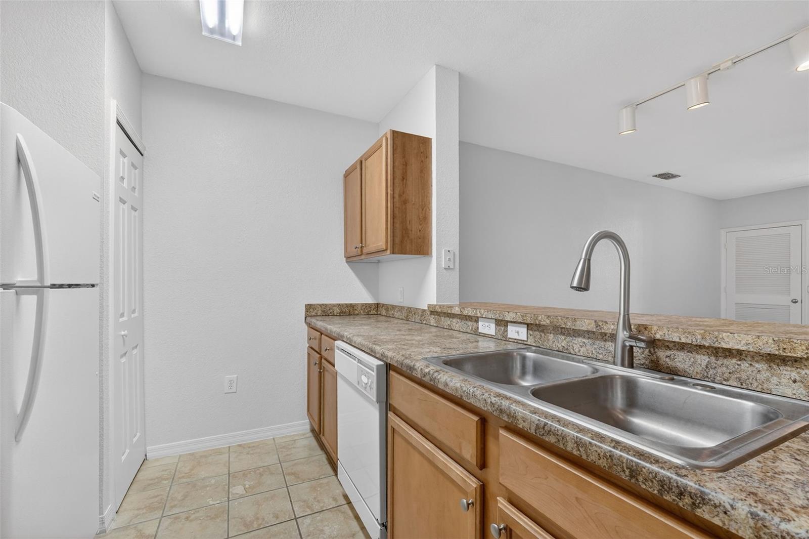 Image 12 of 48 For 5550 Michigan Street 1104