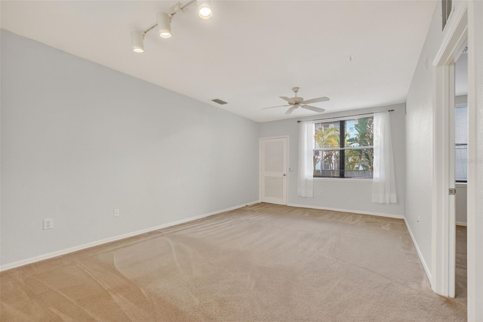 Image 16 of 48 For 5550 Michigan Street 1104