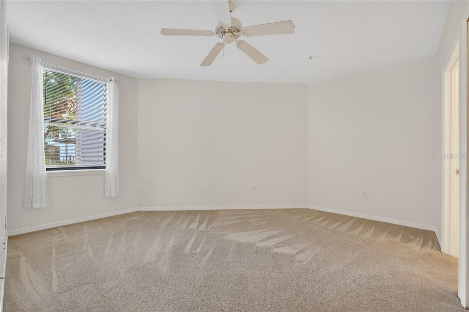 Image 26 of 48 For 5550 Michigan Street 1104