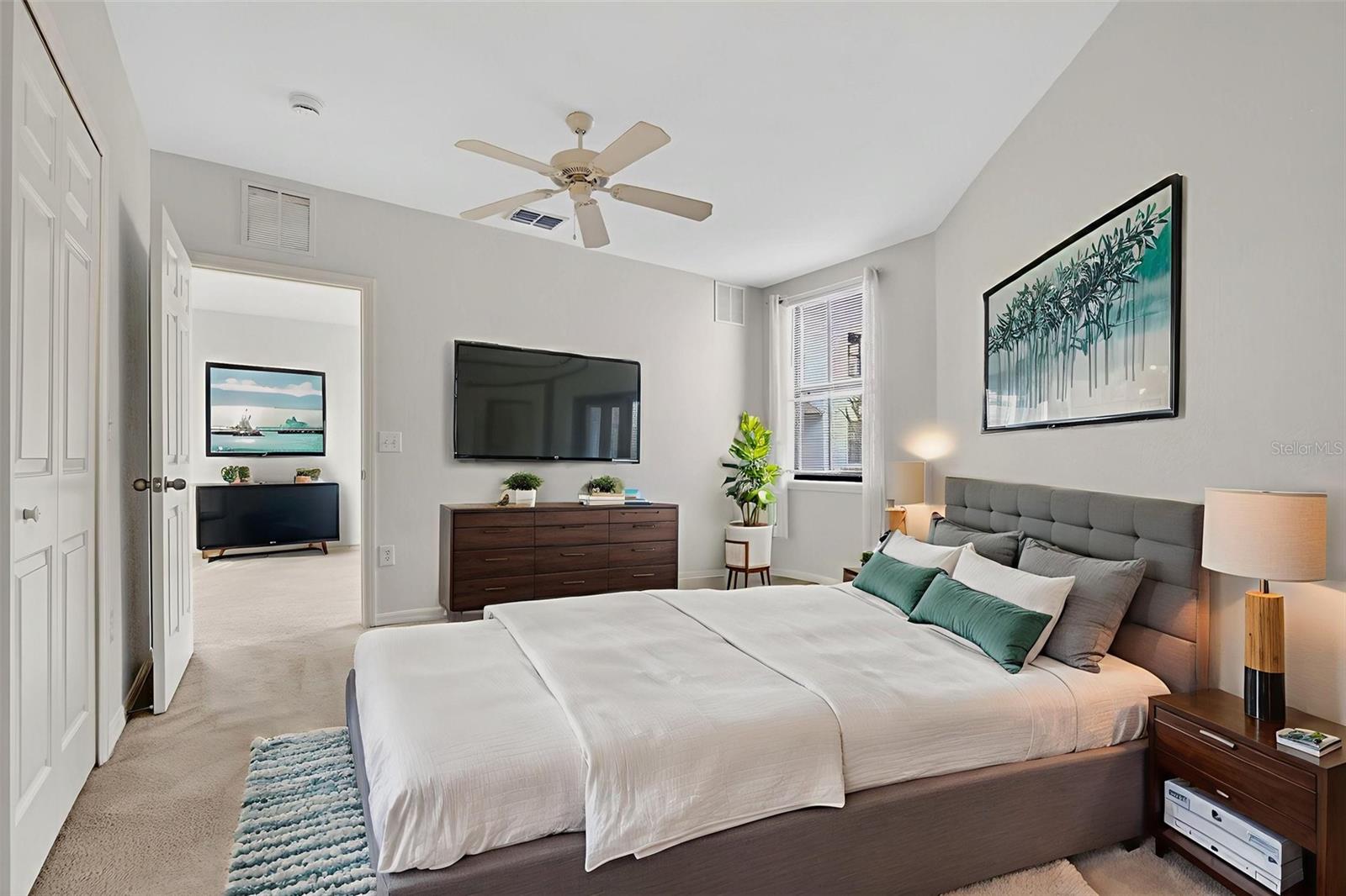 Image 28 of 48 For 5550 Michigan Street 1104