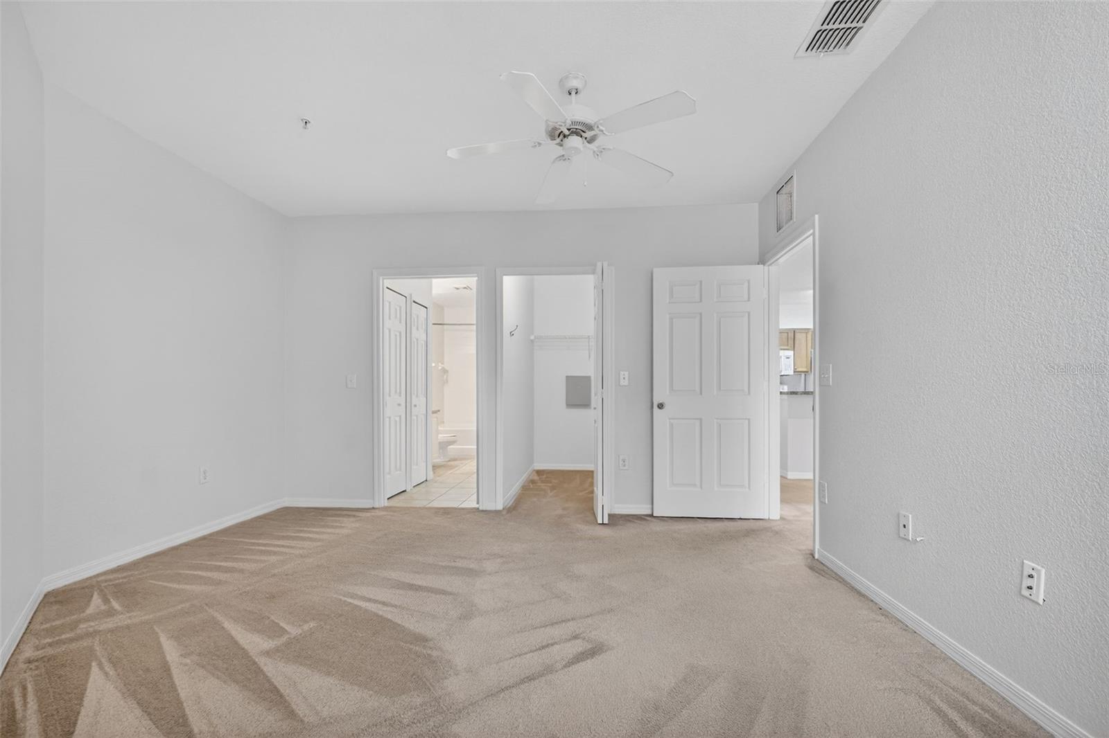 Image 31 of 48 For 5550 Michigan Street 1104