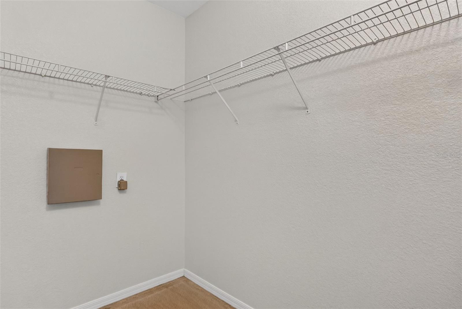 Image 33 of 48 For 5550 Michigan Street 1104