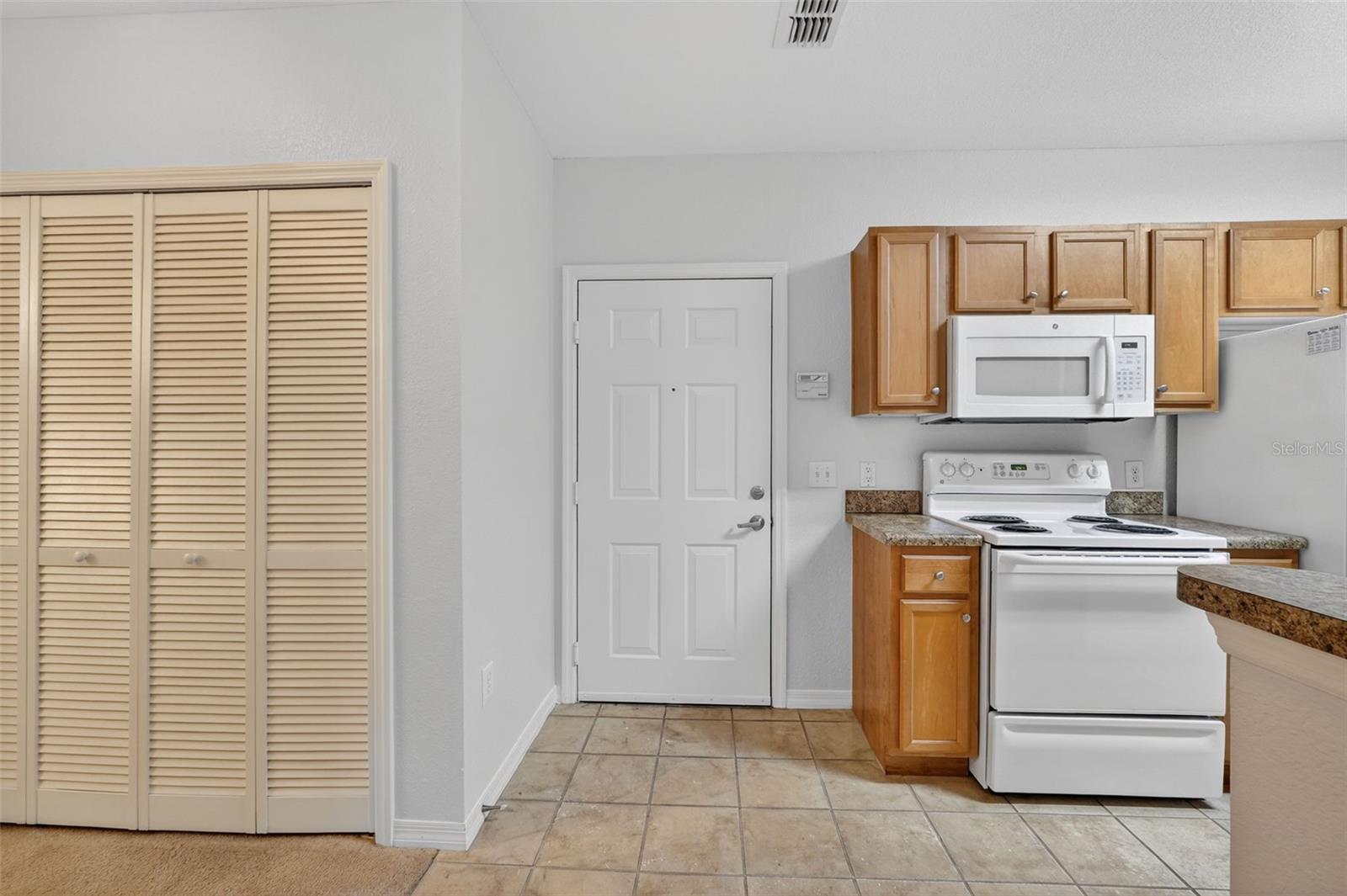 Image 7 of 48 For 5550 Michigan Street 1104