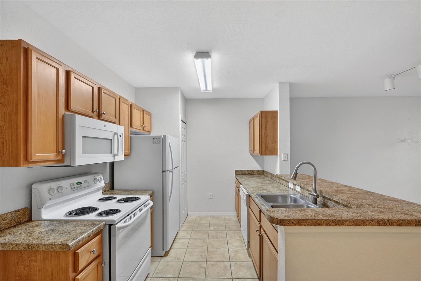 Image 9 of 48 For 5550 Michigan Street 1104