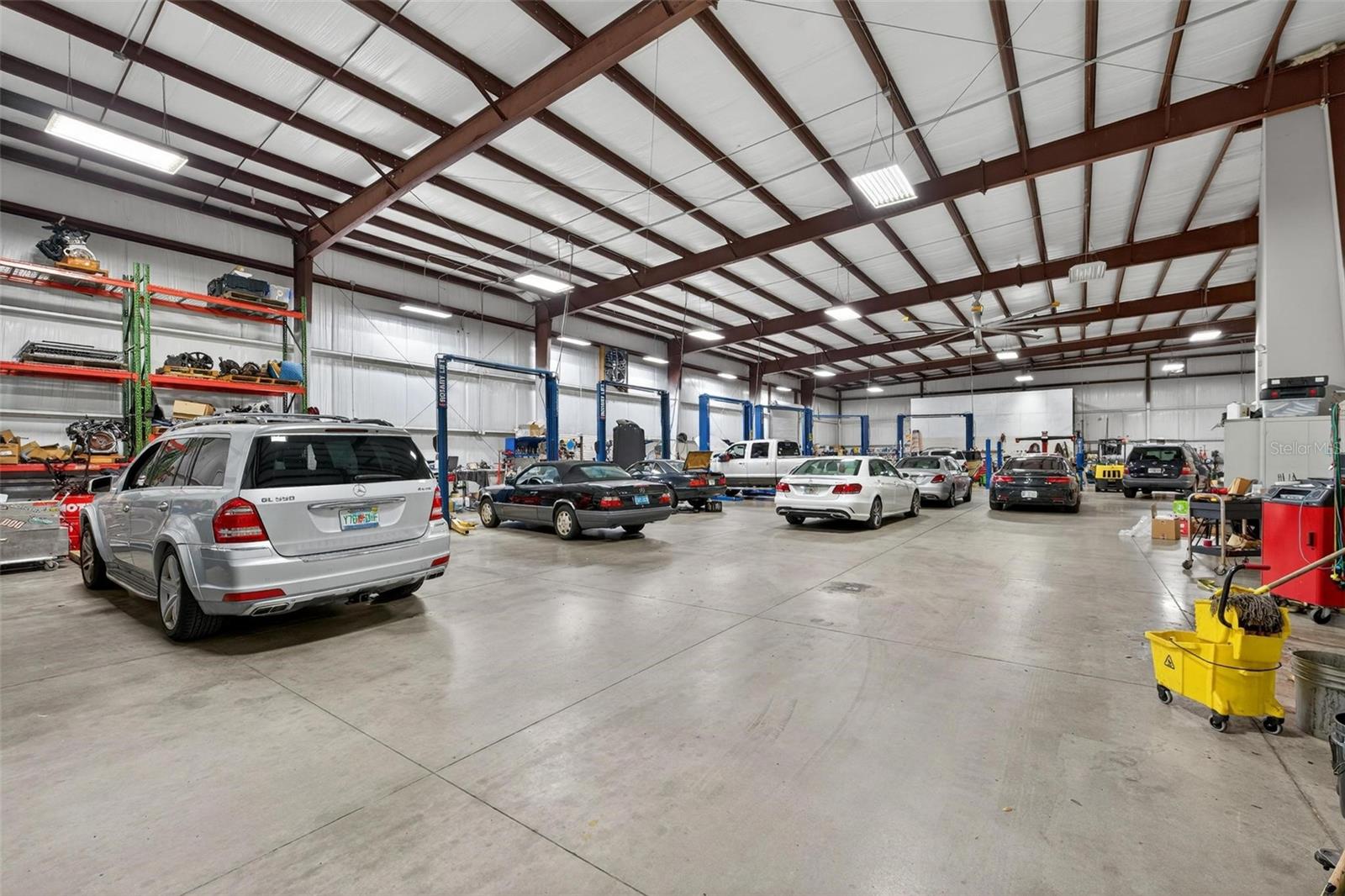 Listing photo id 16 for 551 Econ Circle