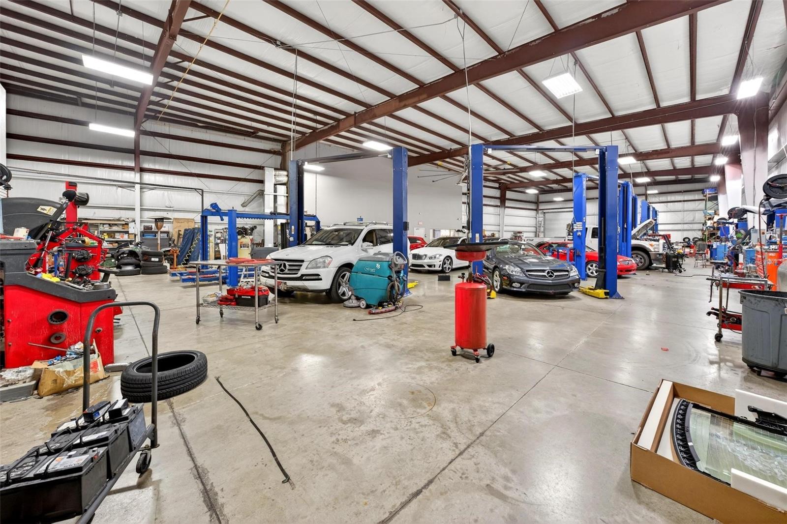 Listing photo id 20 for 551 Econ Circle