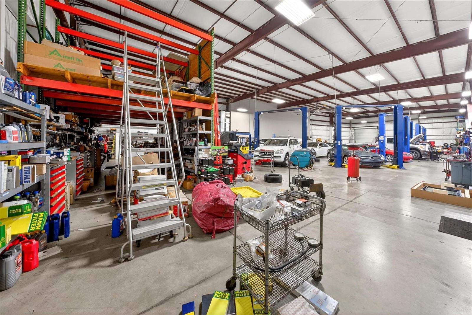 Listing photo id 21 for 551 Econ Circle