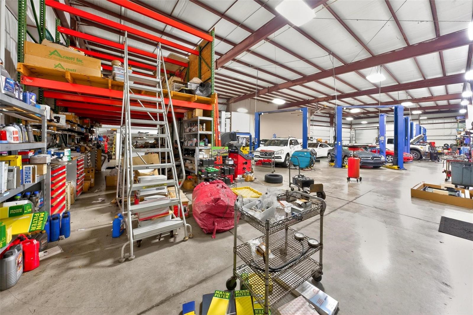 Listing photo id 22 for 551 Econ Circle