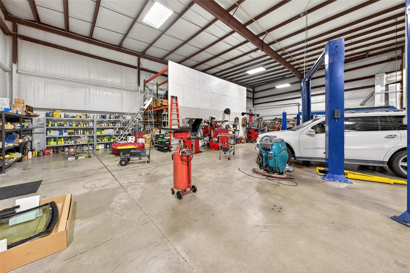 Listing photo id 23 for 551 Econ Circle