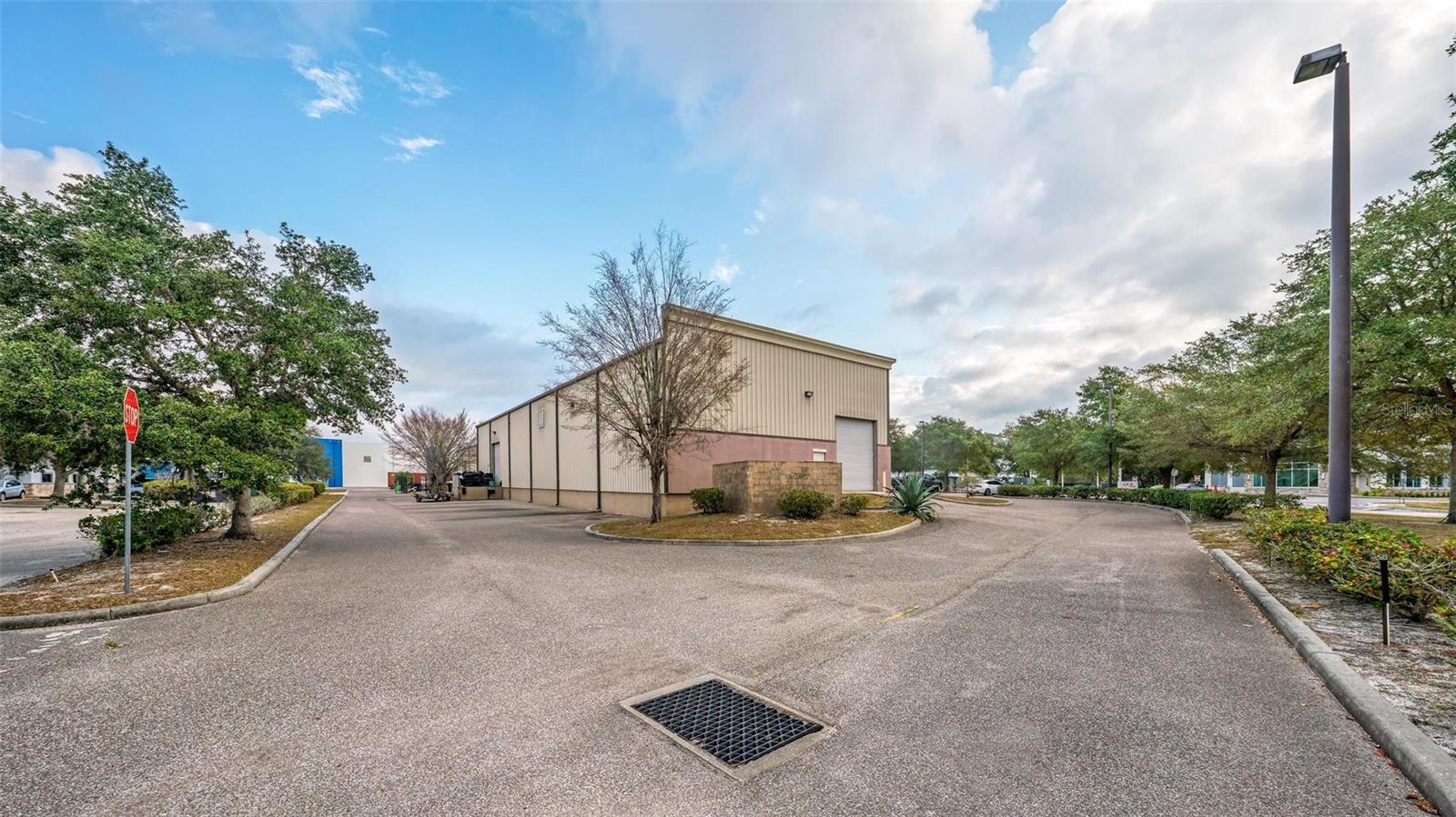 Listing photo id 26 for 551 Econ Circle