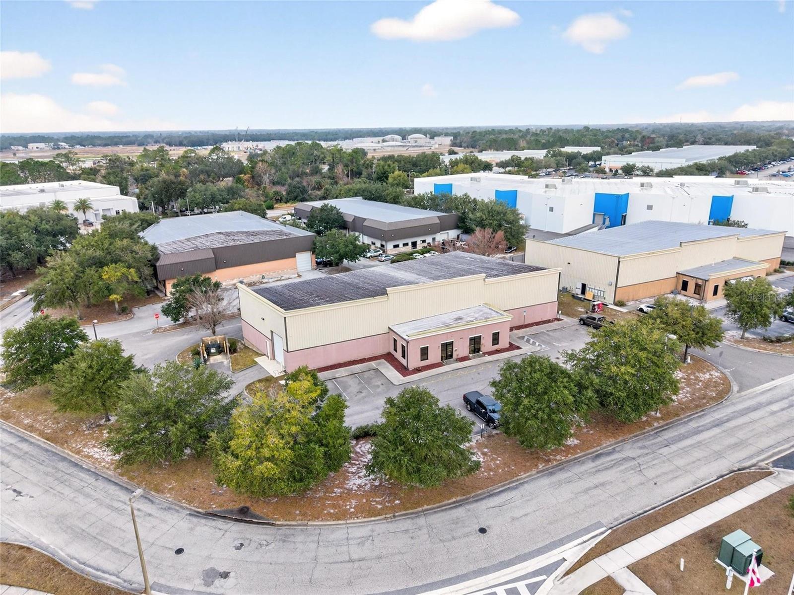 Listing photo id 33 for 551 Econ Circle