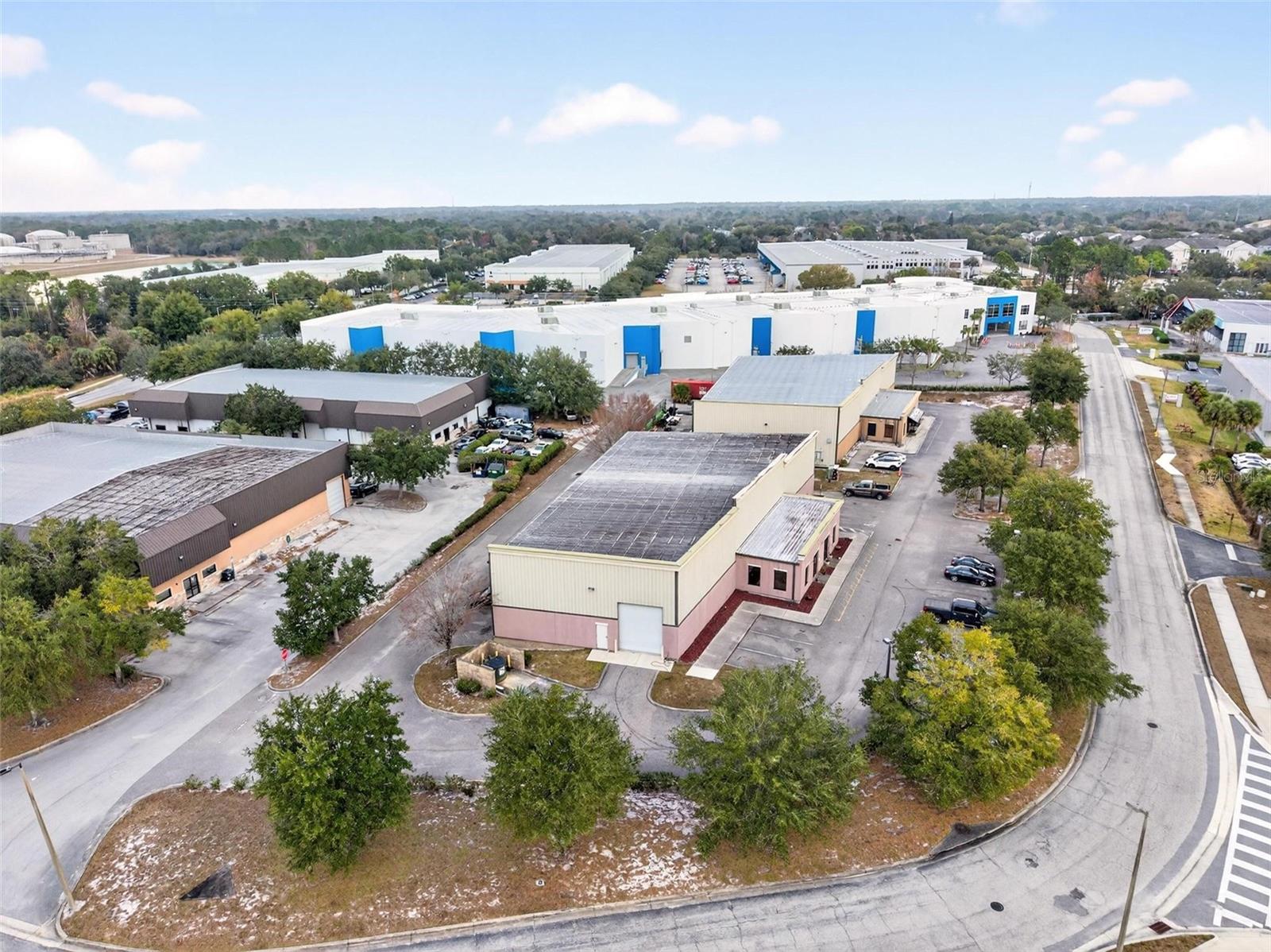 Listing photo id 35 for 551 Econ Circle