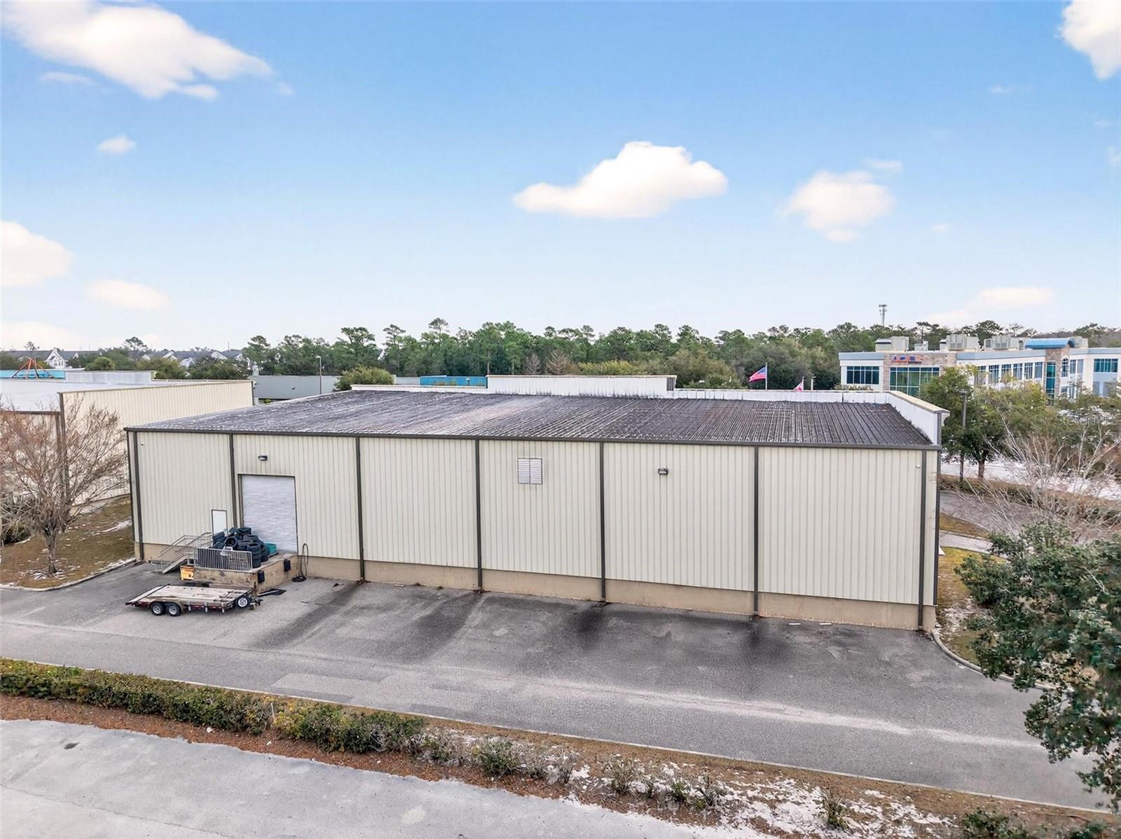 Listing photo id 38 for 551 Econ Circle