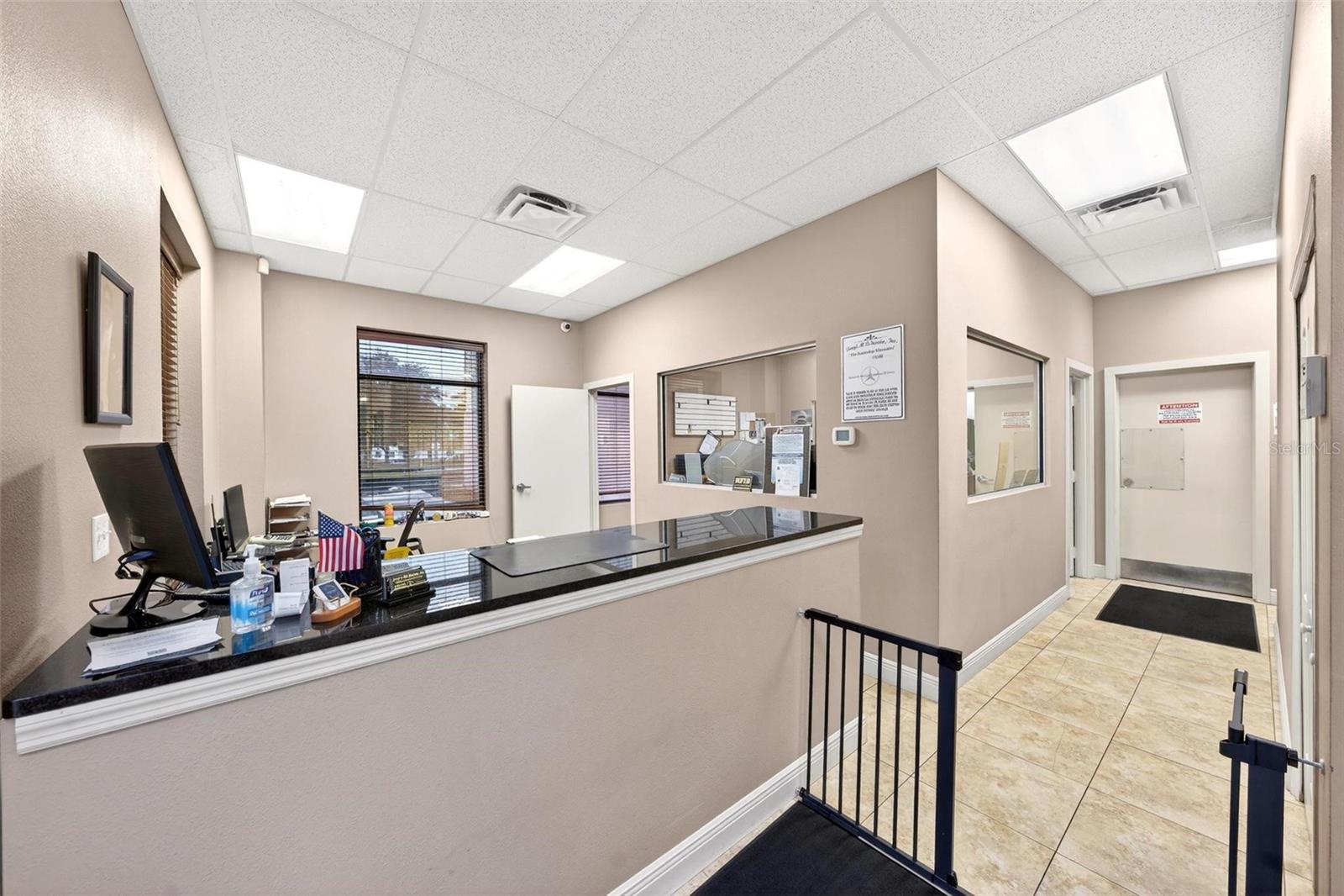 Listing photo id 3 for 551 Econ Circle