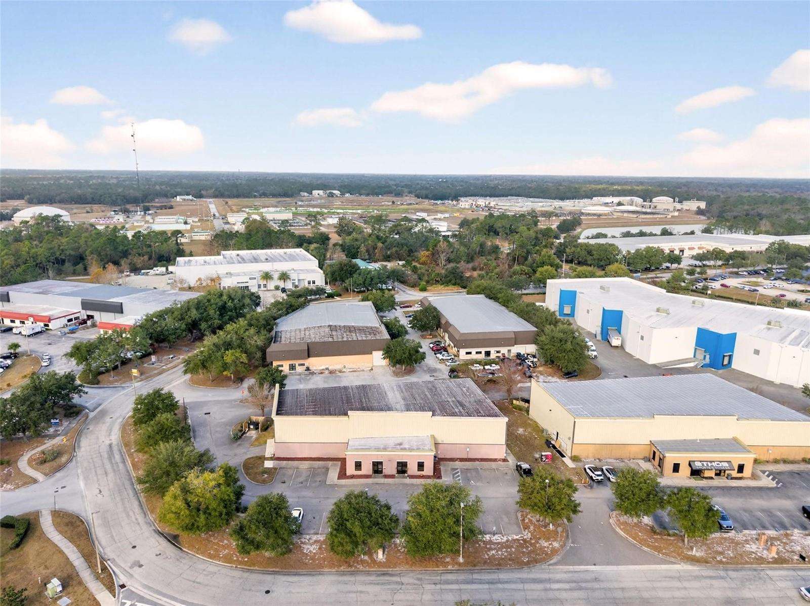 Listing photo id 56 for 551 Econ Circle