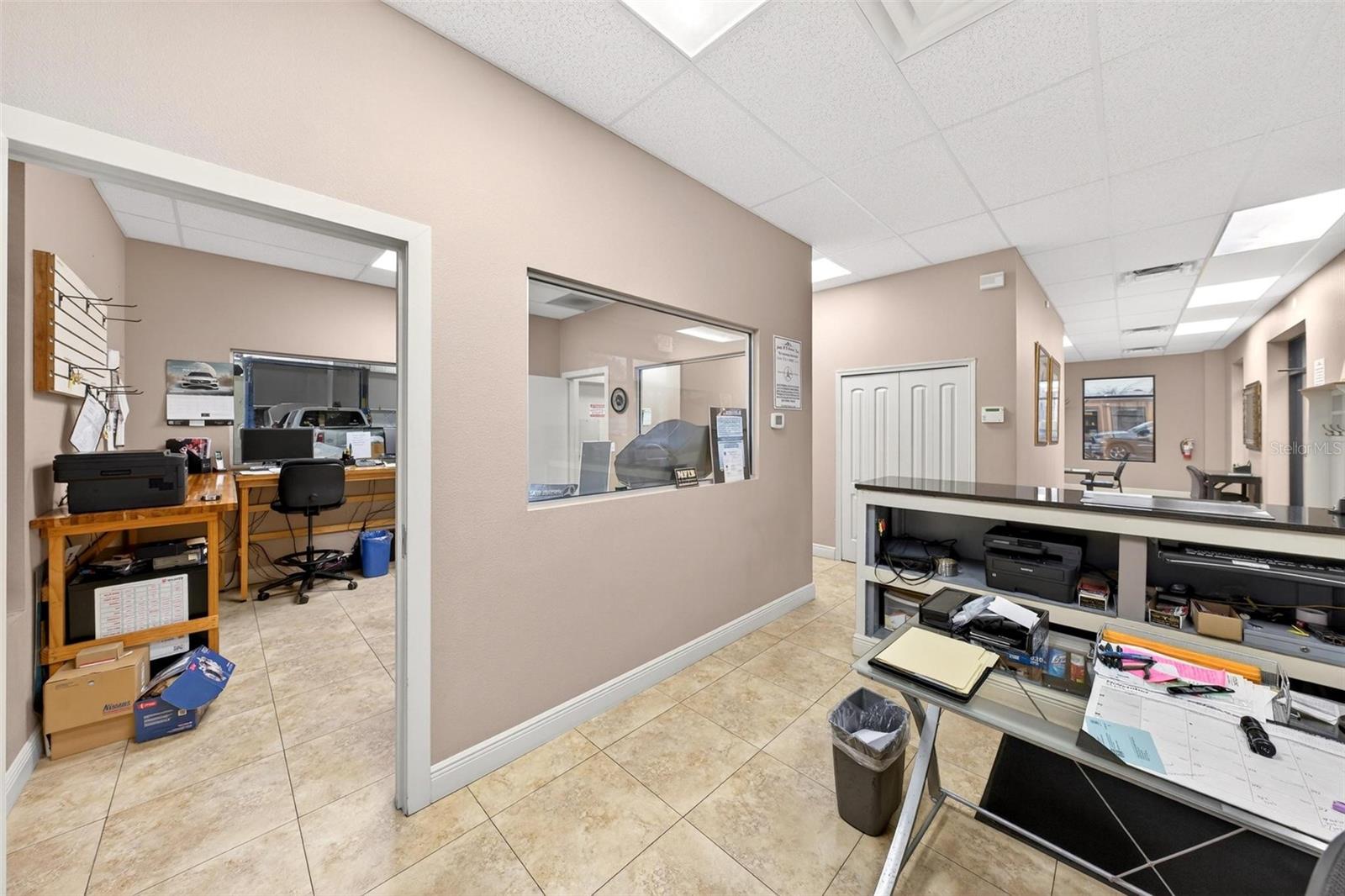 Listing photo id 6 for 551 Econ Circle