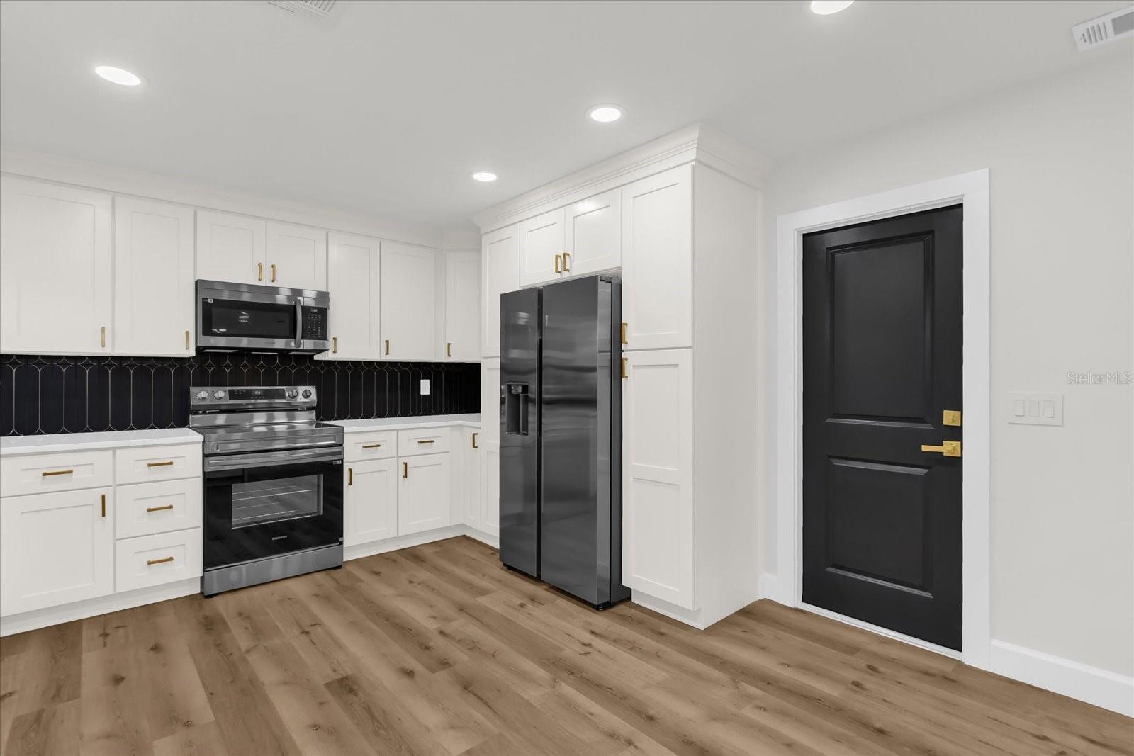 Image 11 of 36 For 1101 Galgano Avenue