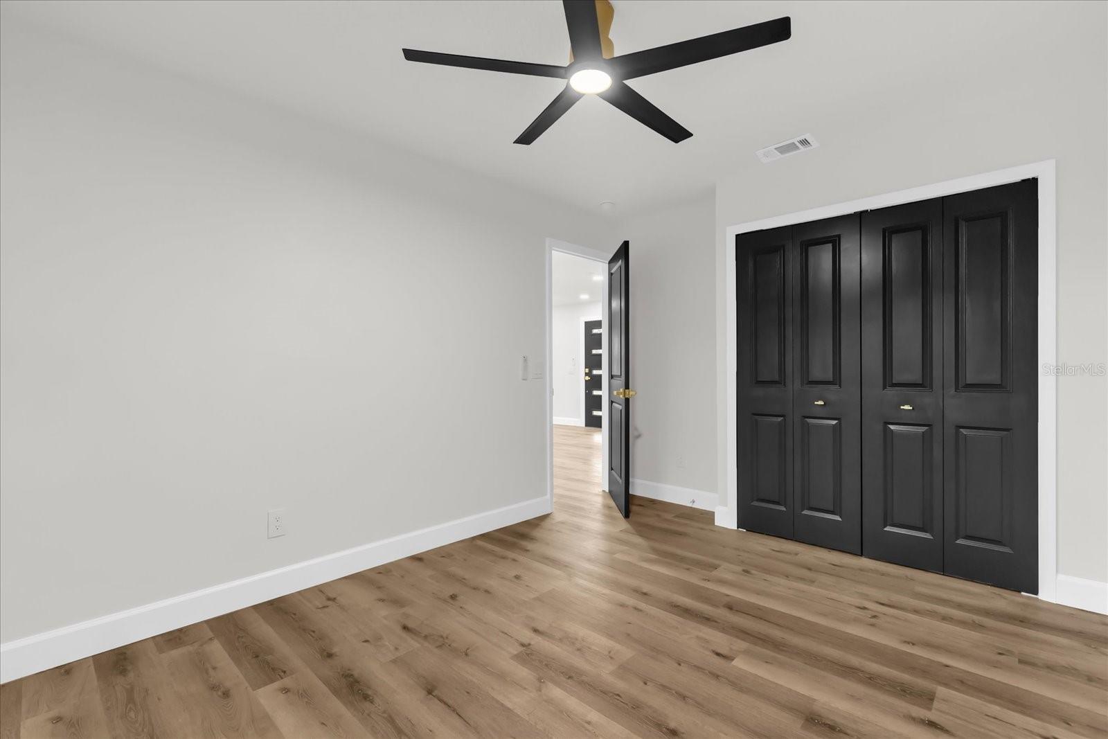 Image 23 of 36 For 1101 Galgano Avenue