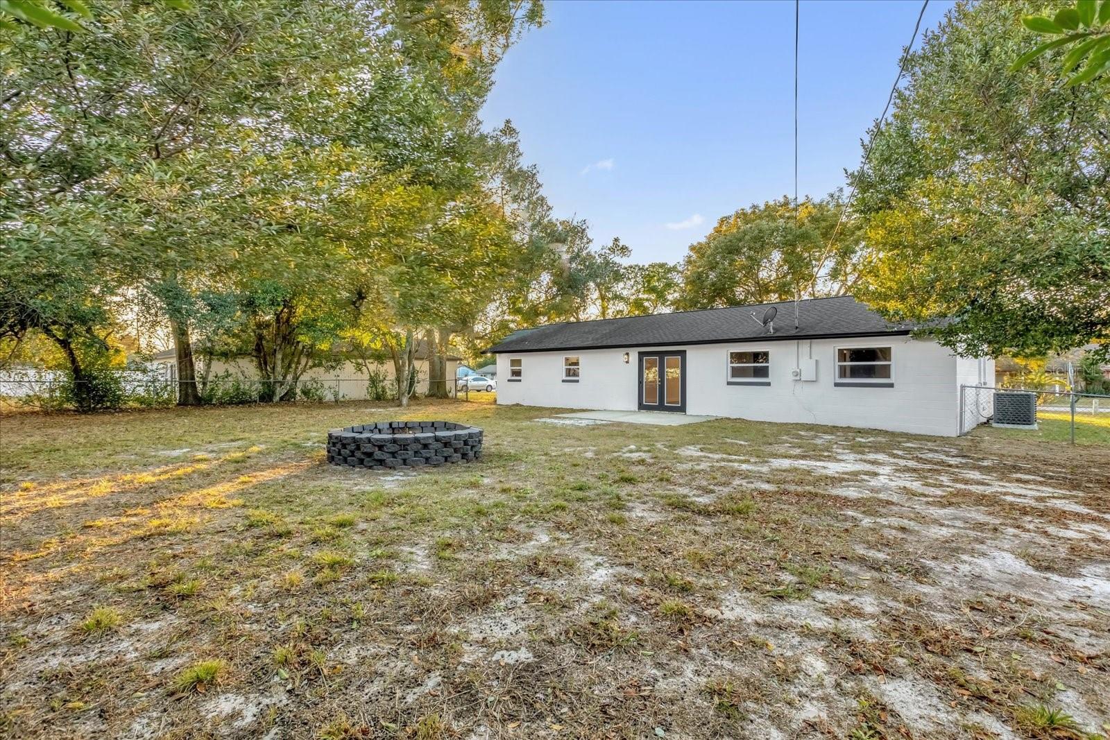 Image 24 of 36 For 1101 Galgano Avenue