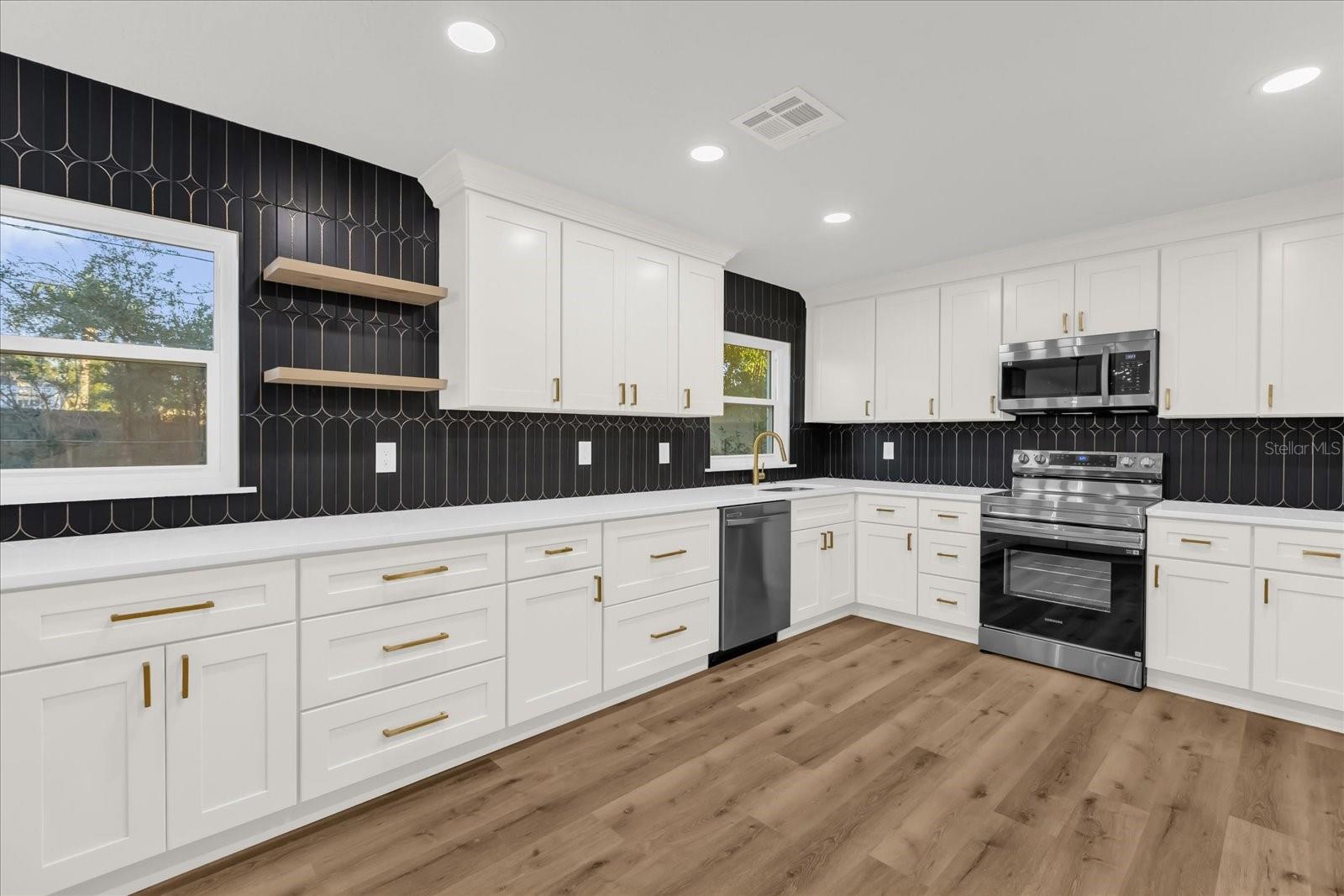 Image 9 of 36 For 1101 Galgano Avenue