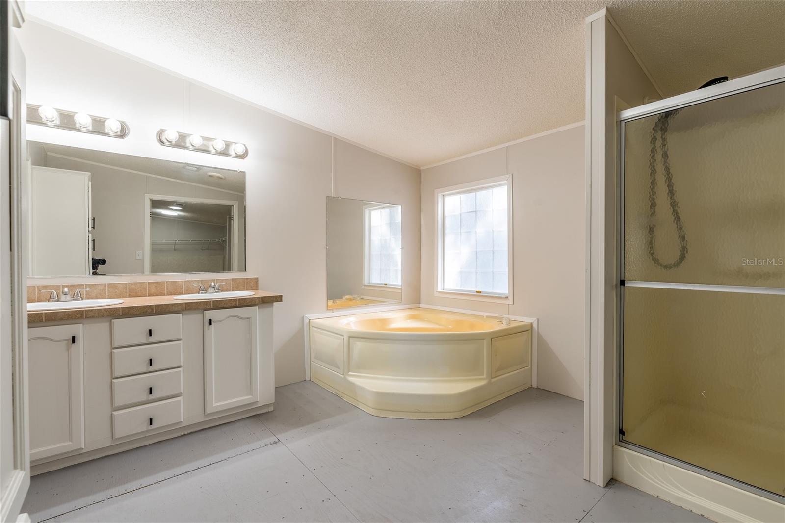 Image 20 of 37 For 13811 County Road 109d