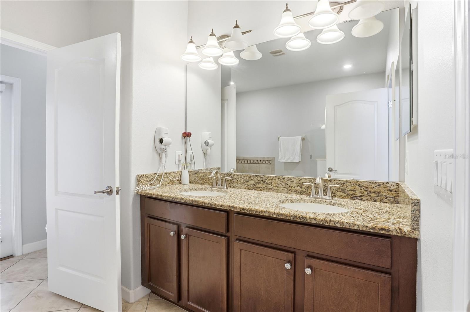 Image 22 of 60 For 9039 Shadow Mountain Street