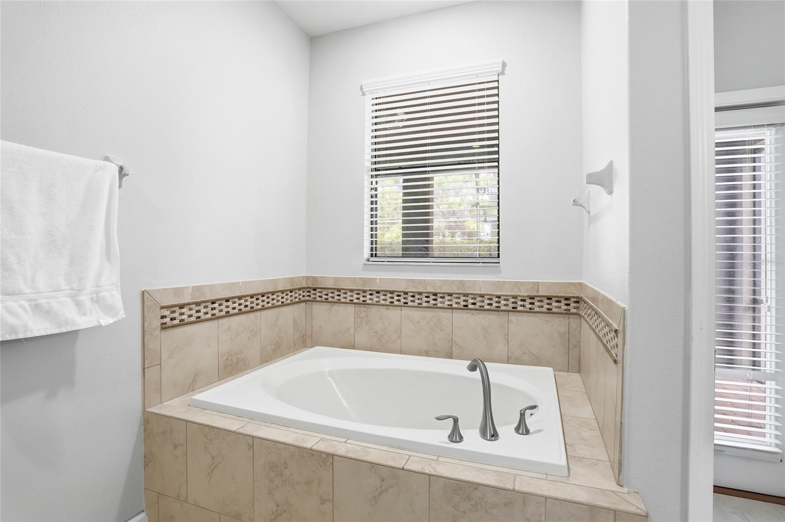 Image 23 of 60 For 9039 Shadow Mountain Street